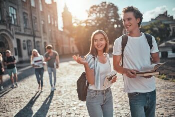 Studenten auf Campus